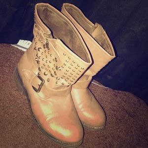 Women’s boots